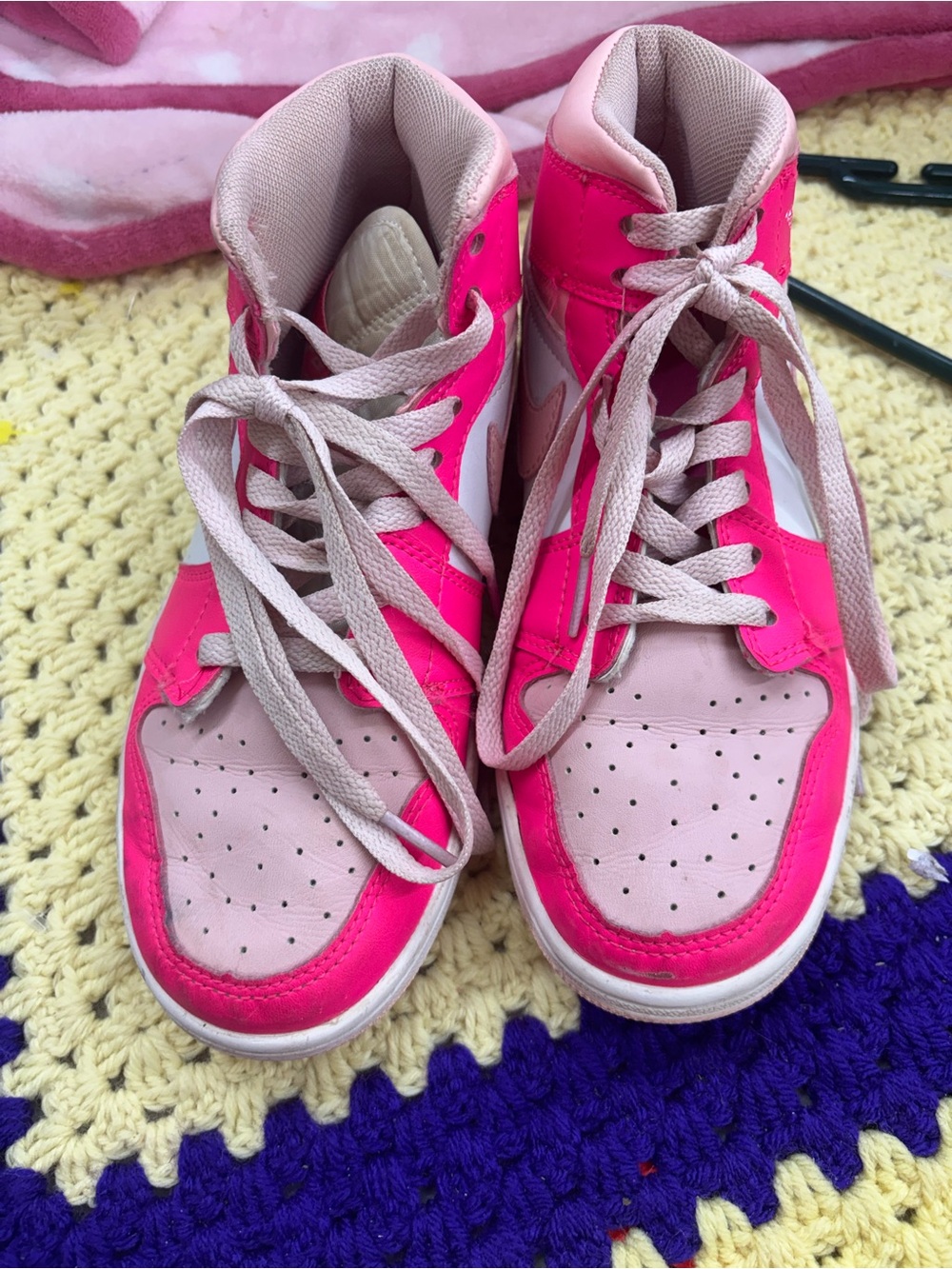Nike pink leather air Jordan mid fierce sneakers wise 5.5